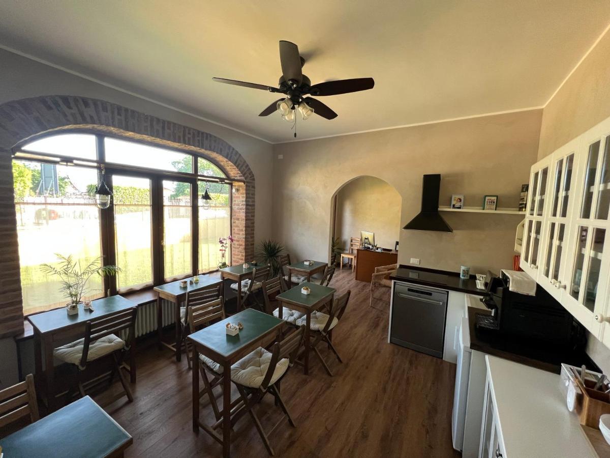 Guest House Le Vagabonde 菲乌米奇诺 外观 照片