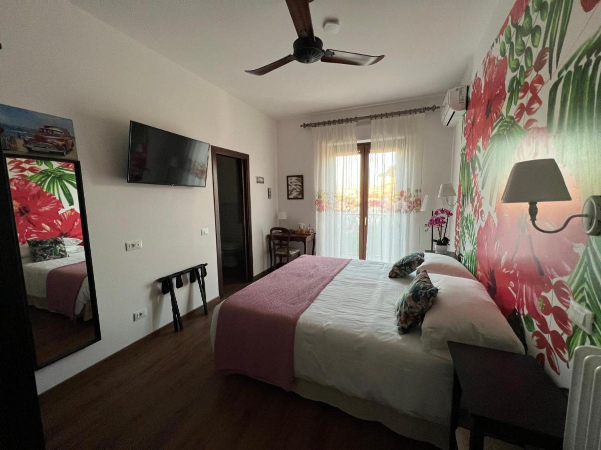 Guest House Le Vagabonde 菲乌米奇诺 外观 照片