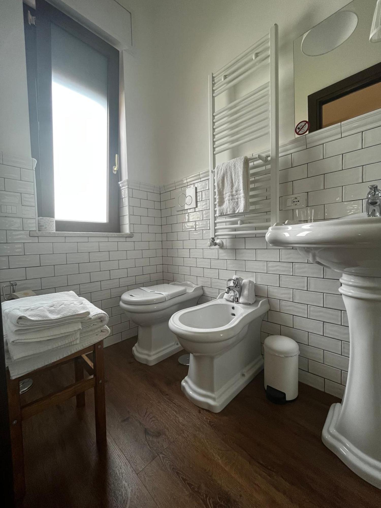 Guest House Le Vagabonde 菲乌米奇诺 外观 照片
