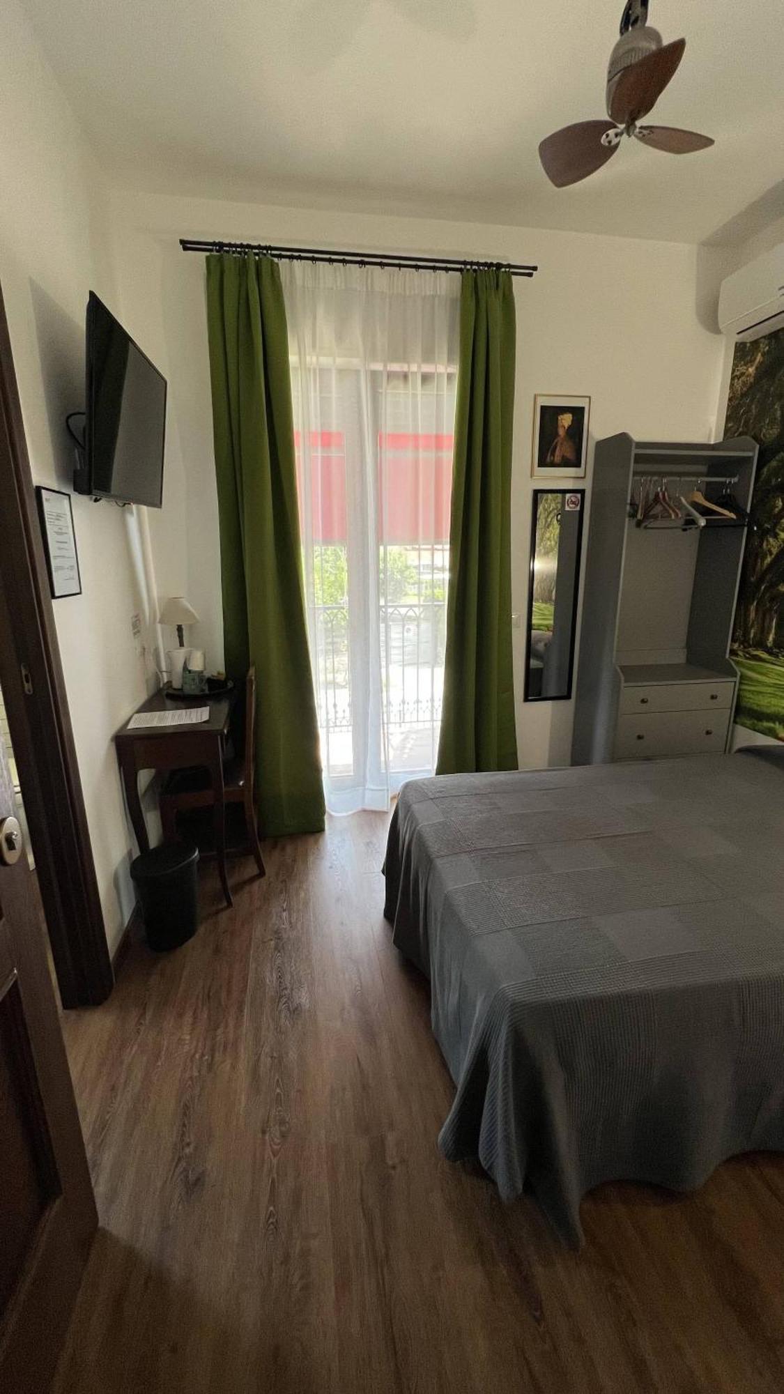 Guest House Le Vagabonde 菲乌米奇诺 外观 照片