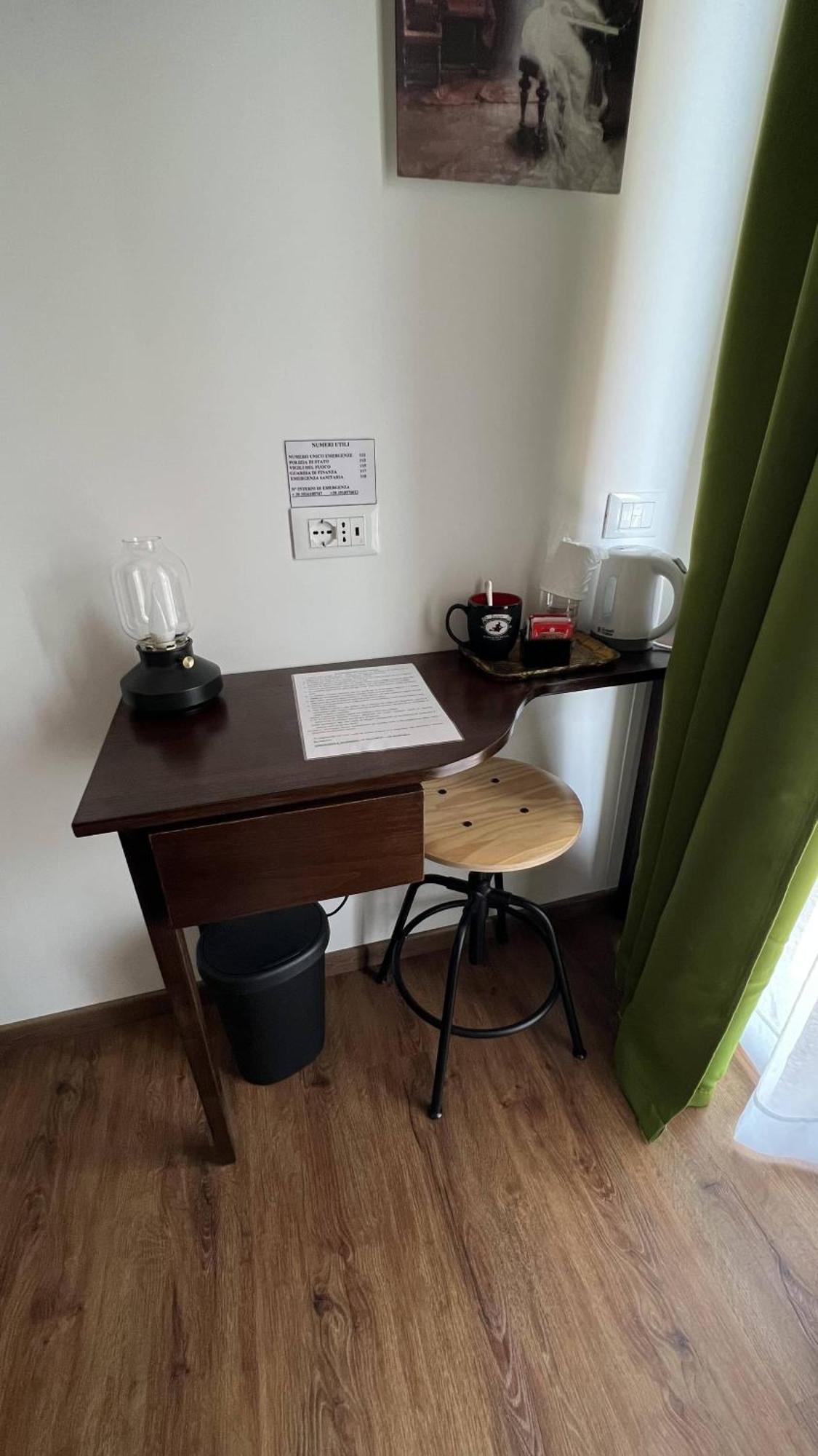 Guest House Le Vagabonde 菲乌米奇诺 外观 照片